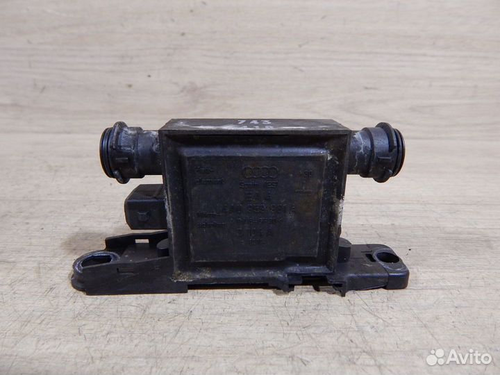 Реле обогрева личинки замка Audi A4 B5