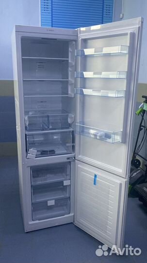 Холодильник Bosch KGN39XW326