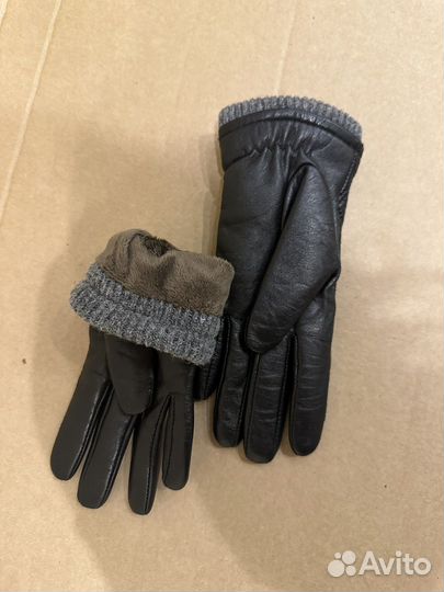 Перчатки женские Prada