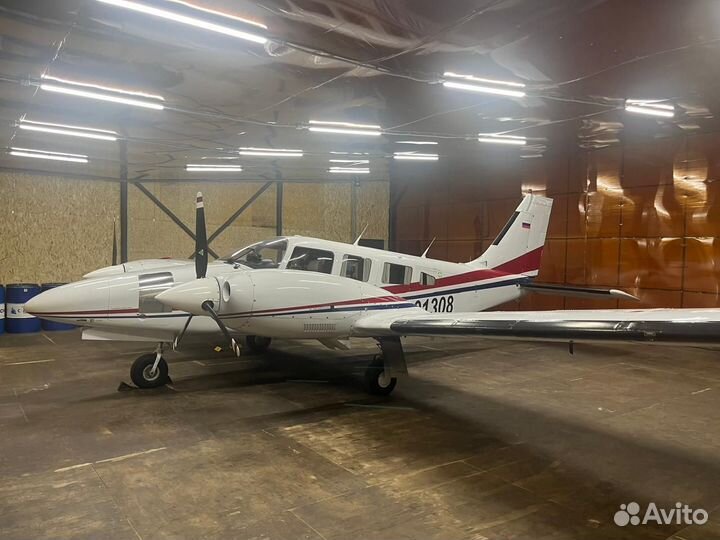 Piper PA-34-220Т (seneca 3) самолет