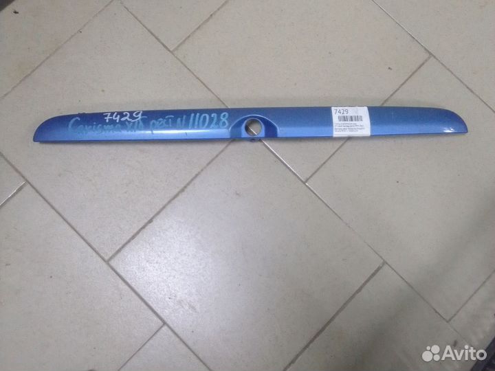 Накладка двери багажника Mitsubishi Carisma