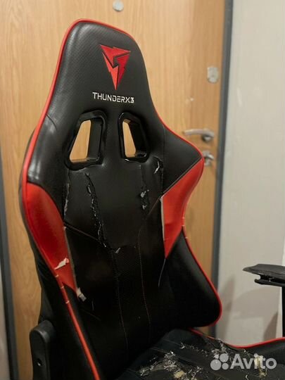 Кресло игровое компьютерное thunder x3