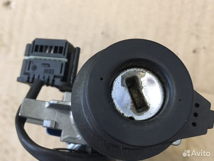 Замок зажигания Skoda Octavia A5 (3334)