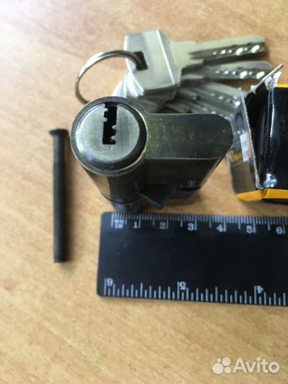 Личинка для замка visio desing с 4 ключами