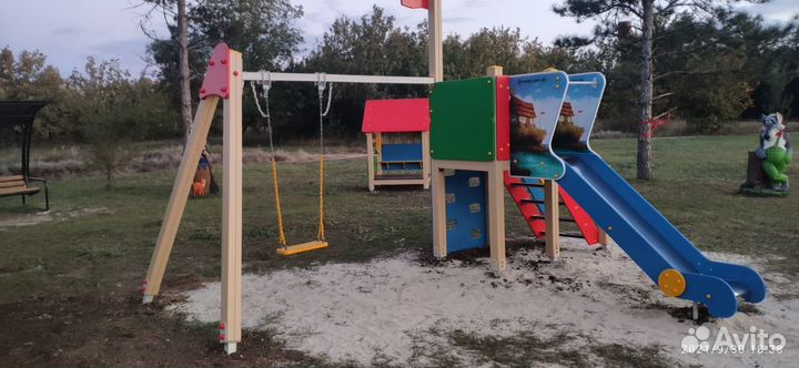 Детский игровой комплекс с горкой