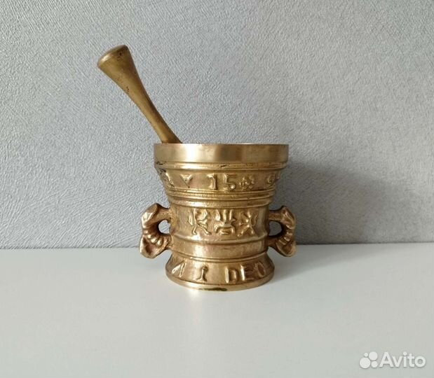 Бронзовая ступка с пестиком