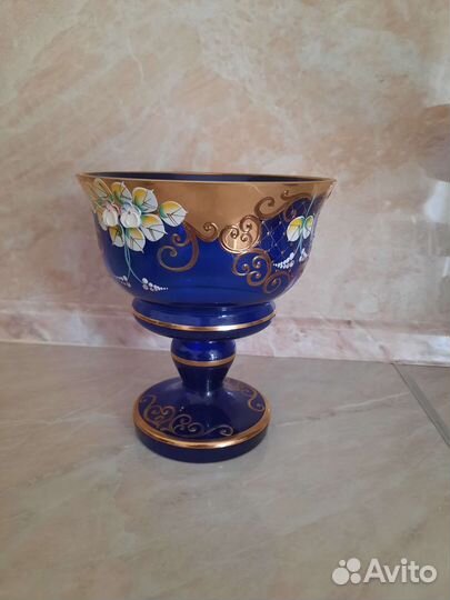 Ваза на ножке