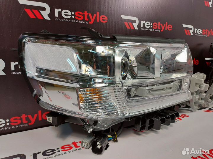 Фары Toyota Land Cruiser 200 с16г Светлые R2105