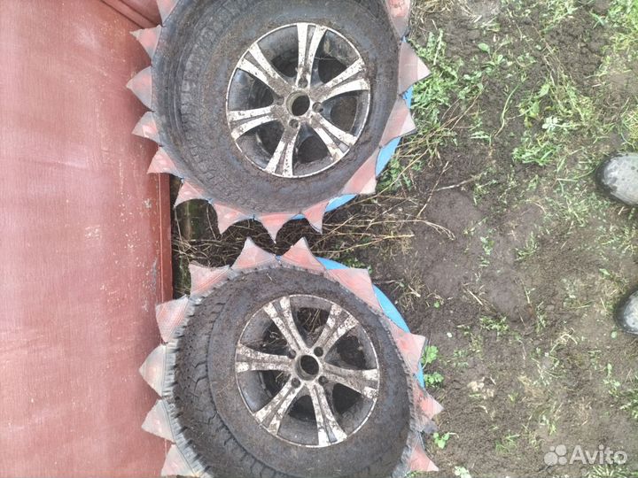 Клумба из покрышек с литыми дисками