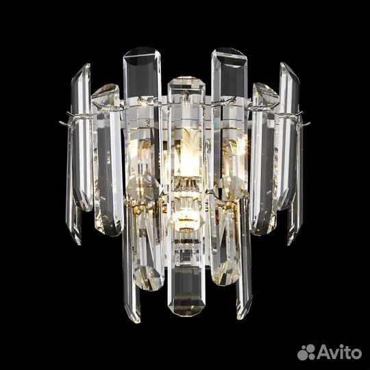 Настенный светильник Wertmark Lazzara WE107.02.101