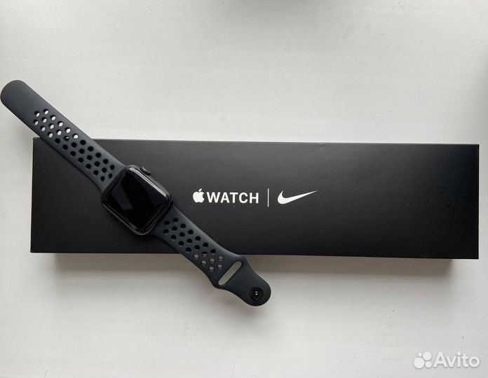 Apple watch se nike