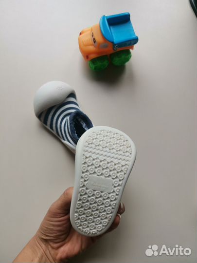 Носочки детские на резиновой подошве