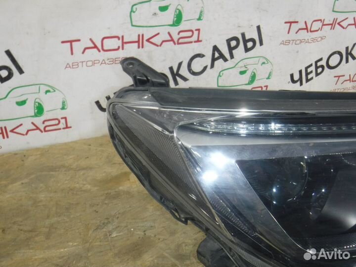 Фара правая Toyota Rav 4 CA40 (2015-2019) галоген