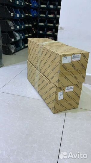 Амортизатор передний левый правый Toyota Camry V70