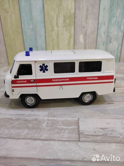 Машинка скорая помощь