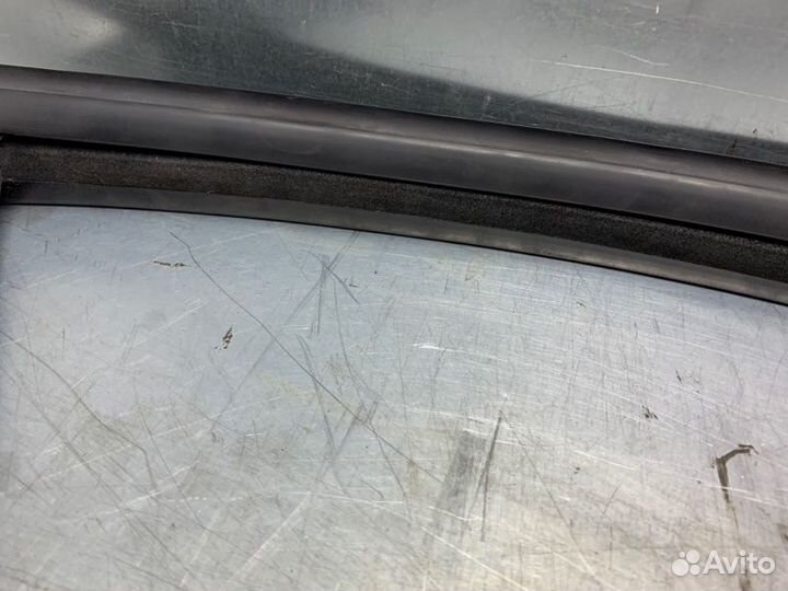 Уплотнитель стекла двери Volkswagen Passat B6