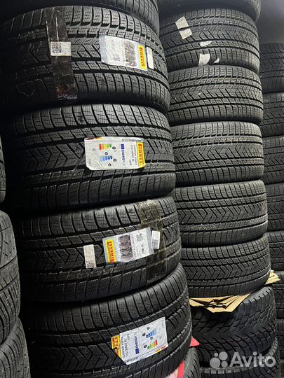Pirelli Scorpion Winter 315/30 R22 107V