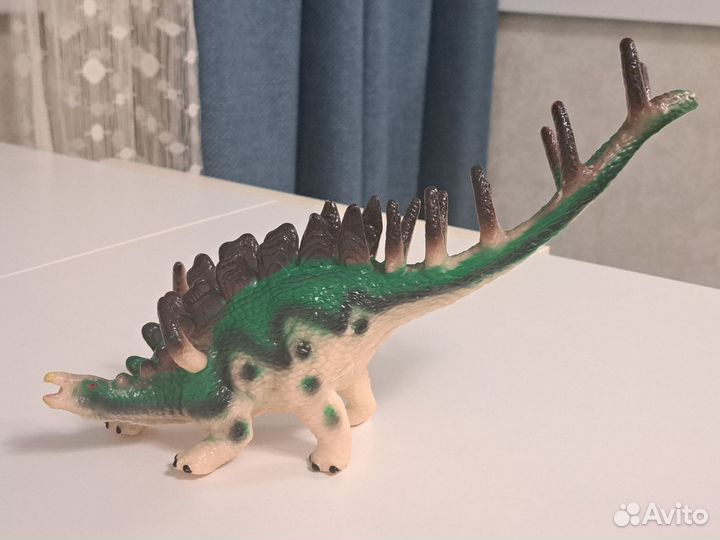 Рычайщий динозавр в ассортименте