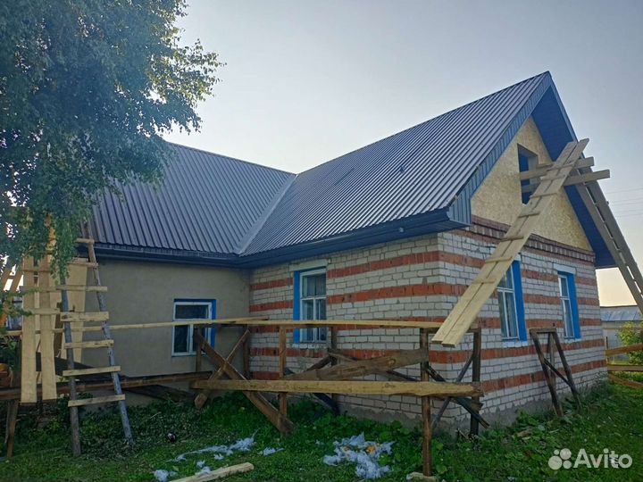 Бригада строителей