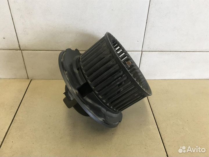 Моторчик отопителя Octavia (A5 1Z) 2004-2013