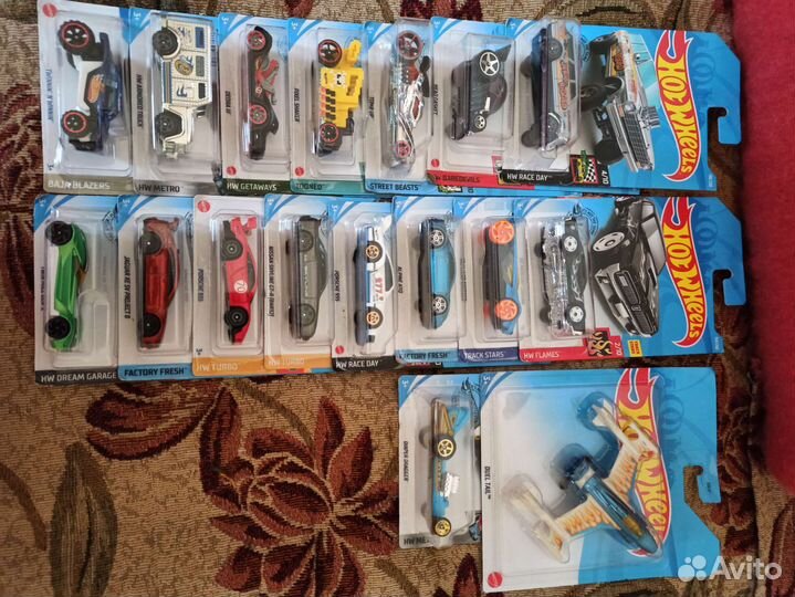 Машинки хот вилс hot wheels