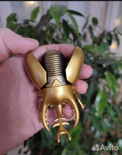 Игрушечные заводные жуки