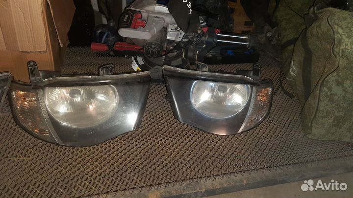Фара на mitsubishi L200