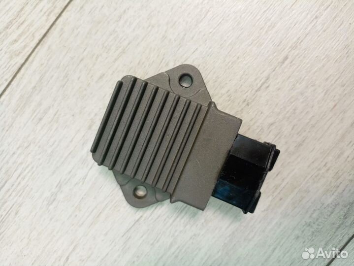 Реле регулятор Honda sh603-12