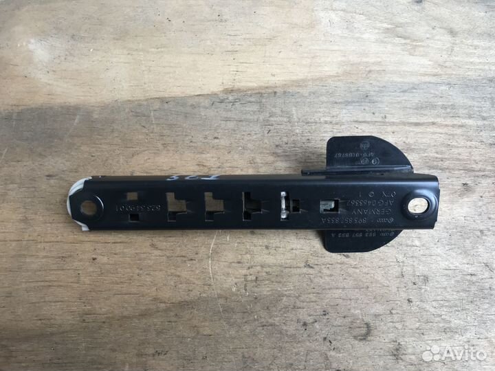 Механизм регулировки ремня безопасности Ауди 80 B3