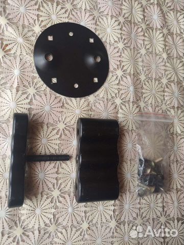 Два крепления для плоских канистр