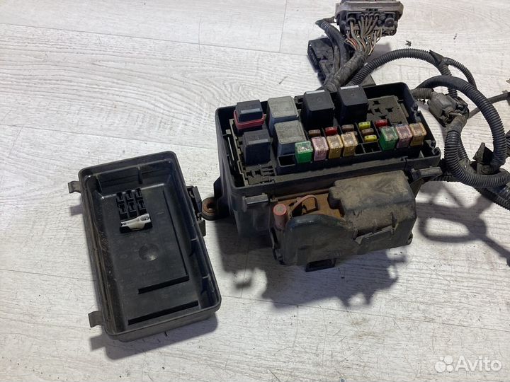 Блок предохранителей Форд Транзит 2/2
