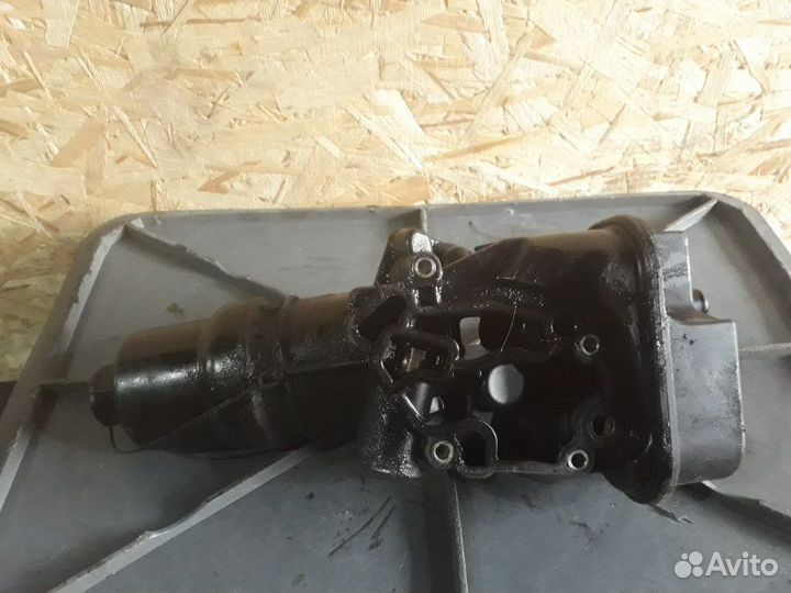 Корпус масляного фильтра Volkswagen Passat B6 BLR