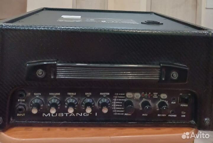 Гитарный комбоусилитель Fender Mustang
