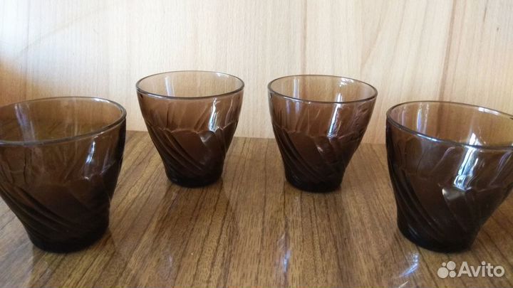 Посуда из черного стекла