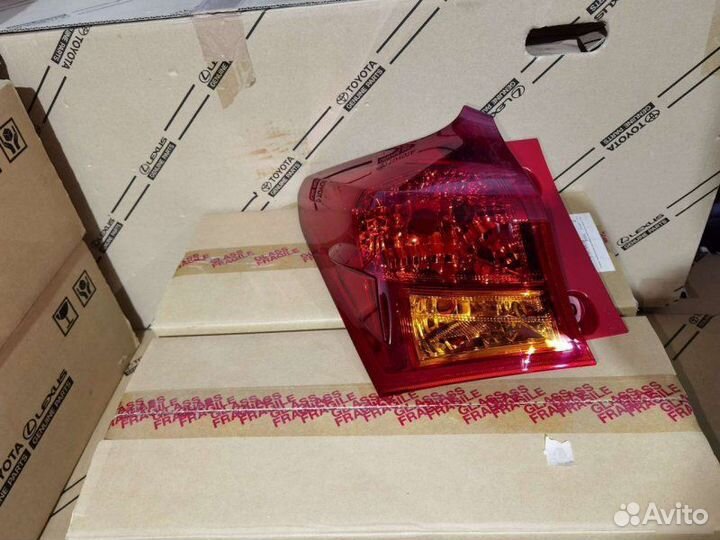 Фонарь левый Toyota Auris 180 2013-2016