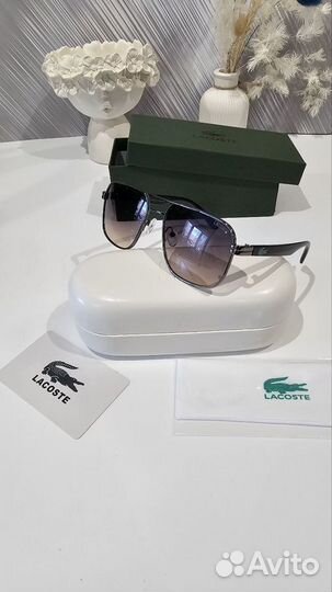 Солнцезащитные очки lacoste