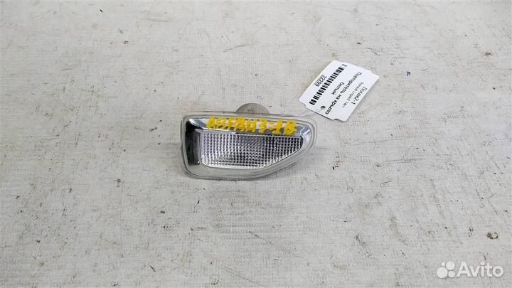 Повторитель на крыло белый Renault Logan 2 14г