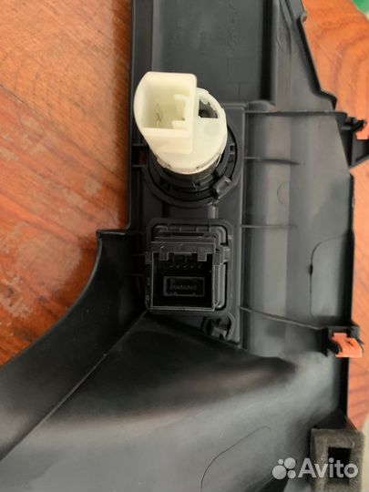 Накладка торпедо Toyota Camry V70 2018-2021(б/у)