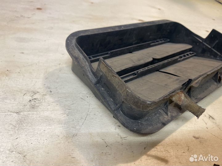 Клапан вентиляции багажника Subaru Legacy bl5