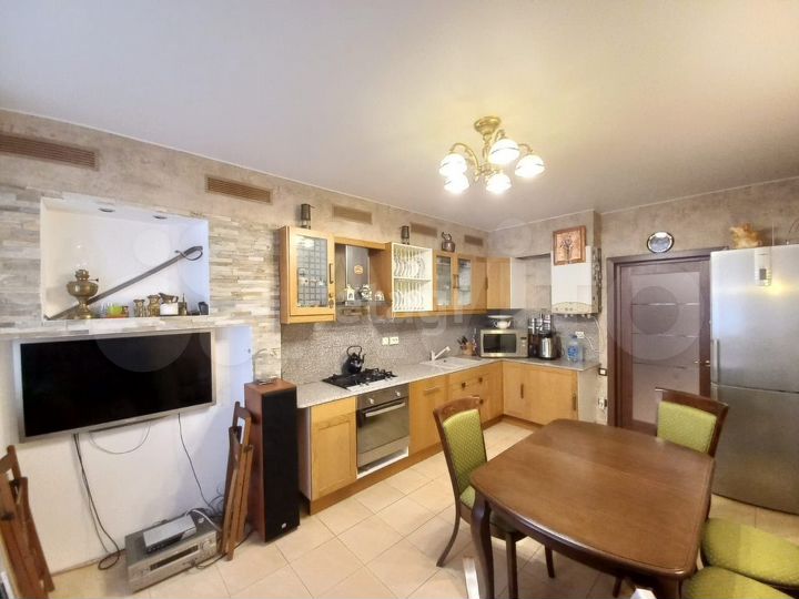 2-к. квартира, 77,2 м², 2/5 эт.