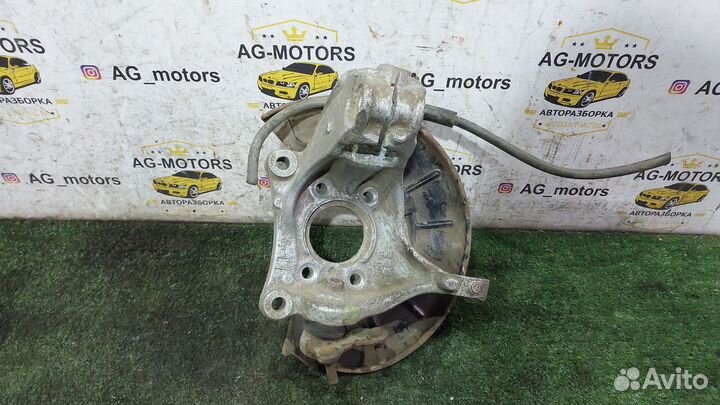 Кулак поворотный передний правый Passat B6 2,0