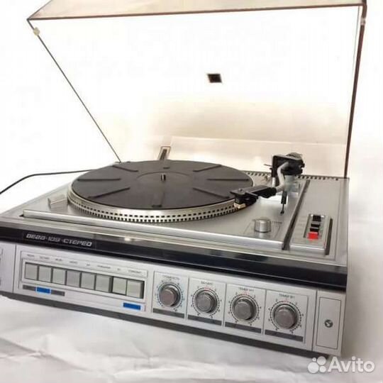 Проигрыватель пластинок Вега 109 стерео