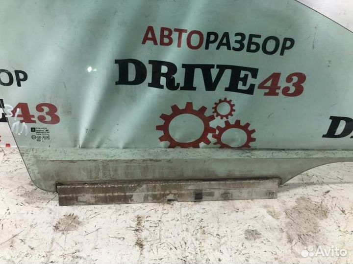 Стекло двери переднее правое Opel Astra H 1.6