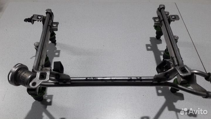 Топливная рампа в сборе Audi A6 C5 97-04 VAG 2.4 л