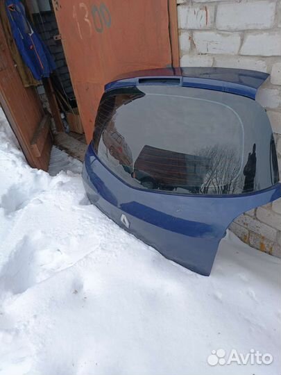 Дверь багажника