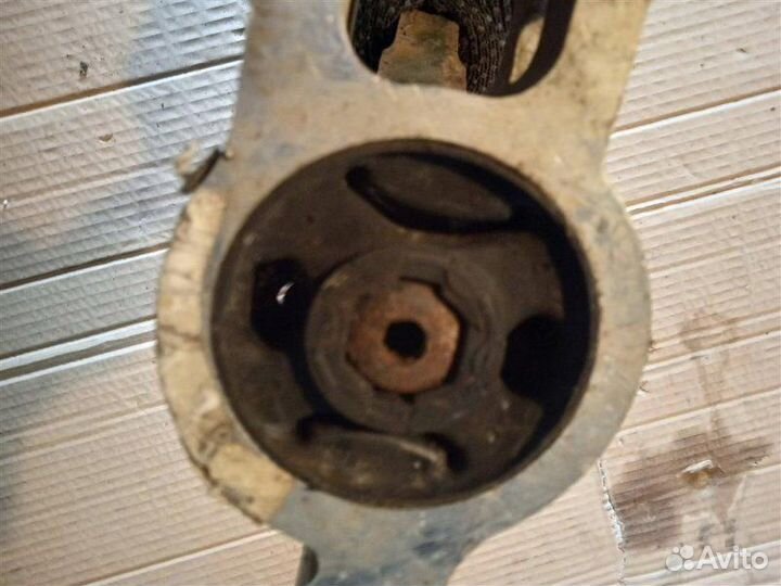 Рычаг передний правый Vw Golf V