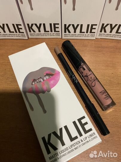 Kylie Набор помада+карандаш