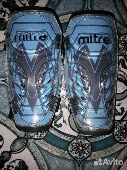 Футбольные щитки