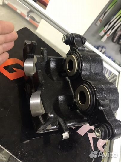 Продам суппорт 05104759aa Dodge RAM