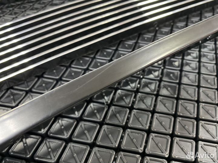 Накладка в решётку радиатора TrailBlazer 2006+